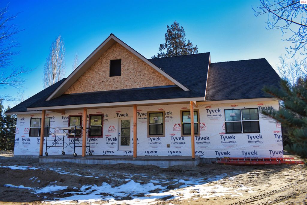 2151 Highland Flats Rd, Naples, ID 83847 photo 4