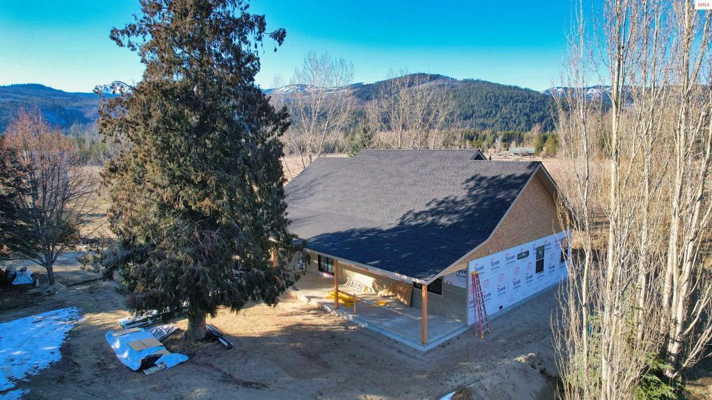 2151 Highland Flats Rd, Naples, ID 83847 photo 9