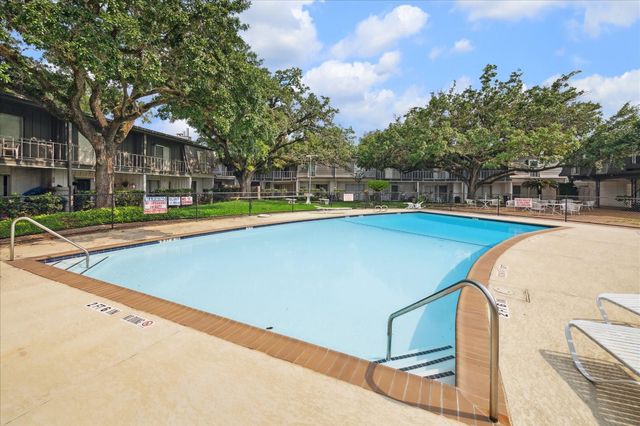 7821 Rue Saint Cyr Street 55, Houston, TX 77074