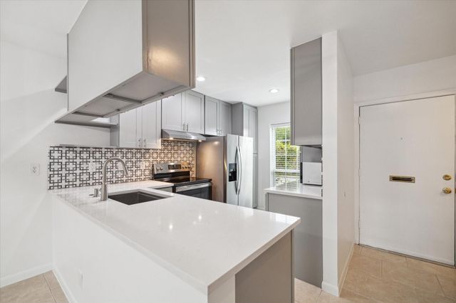 7821 Rue Saint Cyr Street 55, Houston, TX 77074