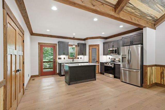 121 Orbit Lane, Ellijay, GA 30540