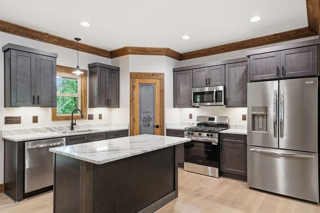 121 Orbit Lane, Ellijay, GA 30540