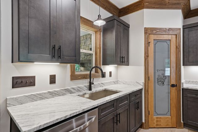 121 Orbit Lane, Ellijay, GA 30540