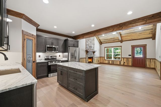 121 Orbit Lane, Ellijay, GA 30540