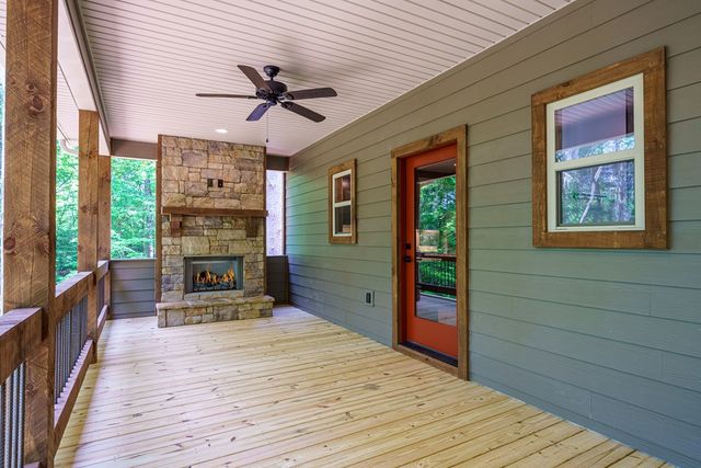 121 Orbit Lane, Ellijay, GA 30540