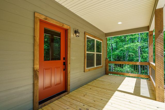 121 Orbit Lane, Ellijay, GA 30540