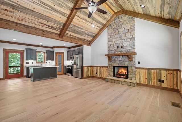 121 Orbit Lane, Ellijay, GA 30540