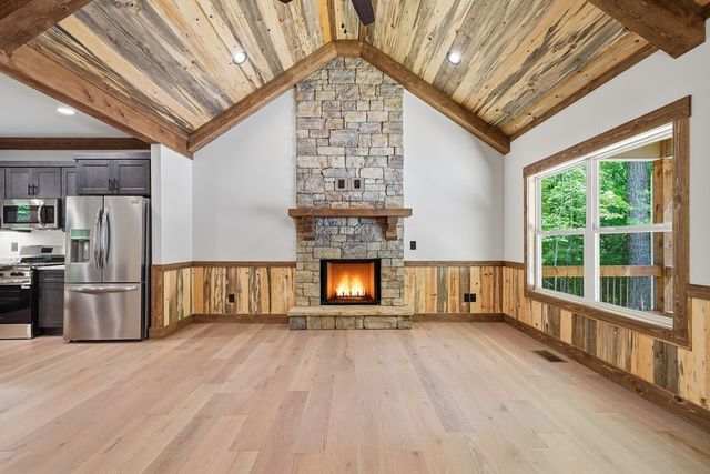 121 Orbit Lane, Ellijay, GA 30540