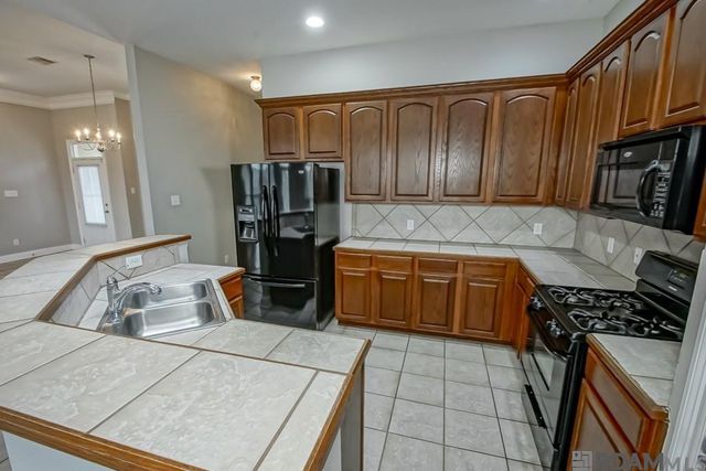 12600 Woodland Hill Rd, Denham Springs, LA 70706