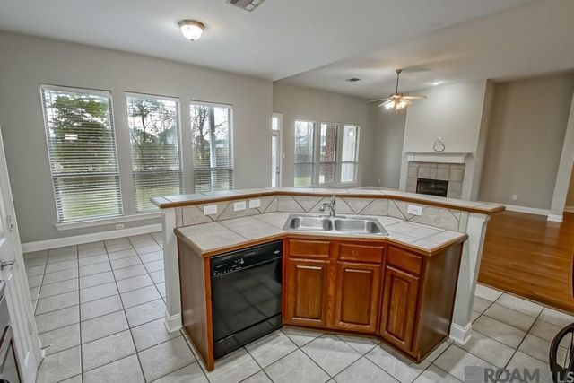 12600 Woodland Hill Rd, Denham Springs, LA 70706