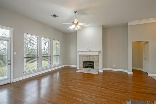 12600 Woodland Hill Rd, Denham Springs, LA 70706