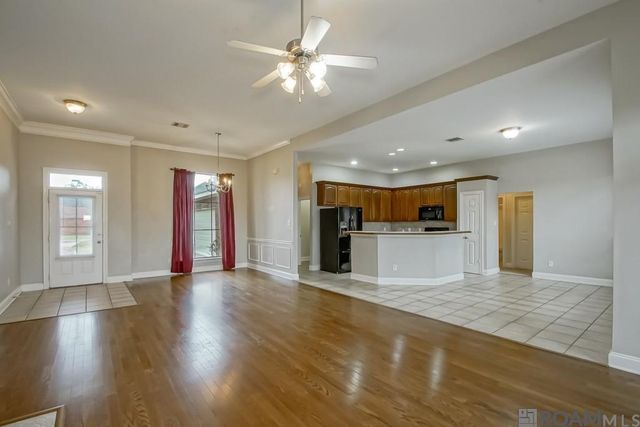 12600 Woodland Hill Rd, Denham Springs, LA 70706