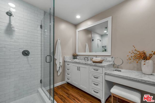 4049 Benedict Canyon Drive, Sherman Oaks, CA 91423