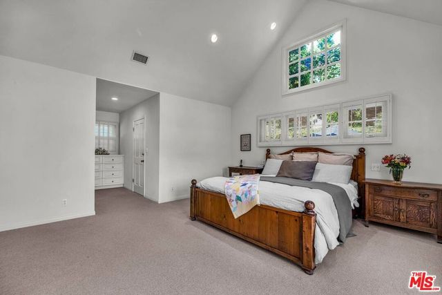 4049 Benedict Canyon Drive, Sherman Oaks, CA 91423
