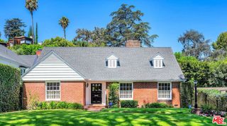 4049 Benedict Canyon Drive, Sherman Oaks, CA 91423