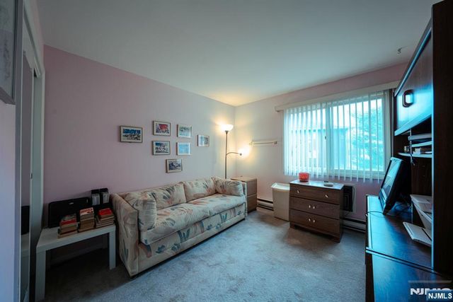208 Federal Hill Road, Pompton Lakes, NJ 07442