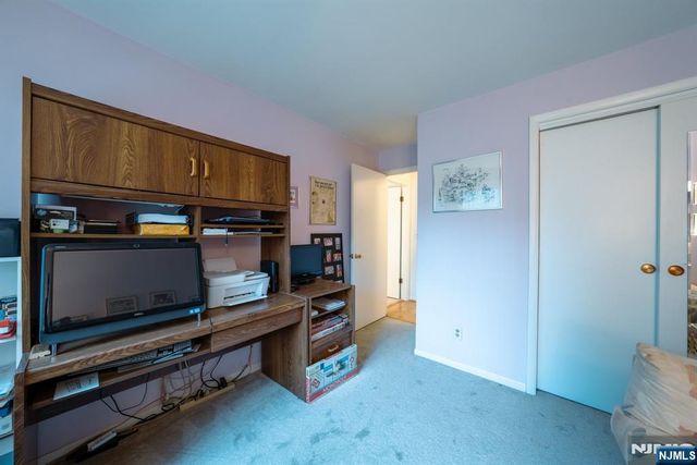 208 Federal Hill Road, Pompton Lakes, NJ 07442