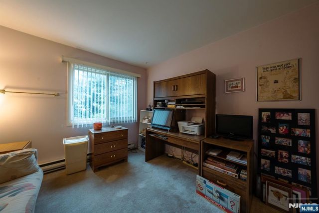 208 Federal Hill Road, Pompton Lakes, NJ 07442