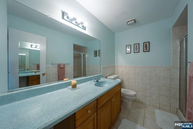 208 Federal Hill Road, Pompton Lakes, NJ 07442