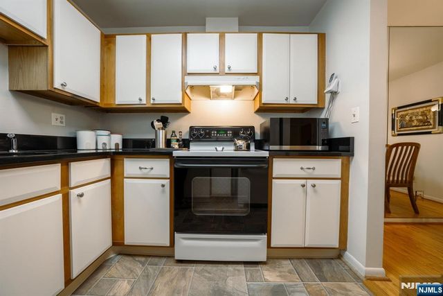 208 Federal Hill Road, Pompton Lakes, NJ 07442