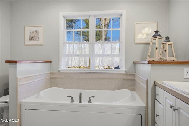 8015 Gregory Lane, Guilderland, NY 12303
