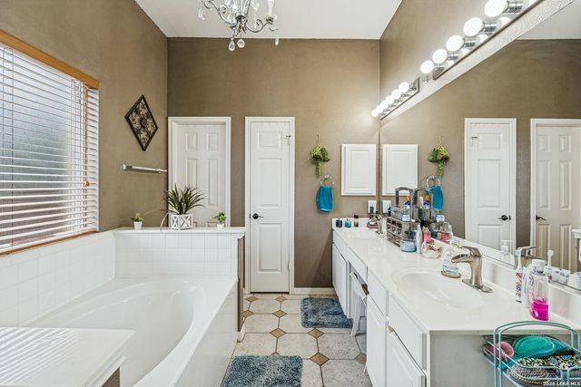 1672 OSAGE AVE, Schertz, TX 78154