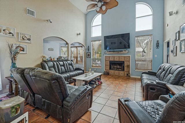 1672 OSAGE AVE, Schertz, TX 78154