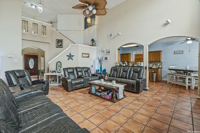 1672 OSAGE AVE, Schertz, TX 78154