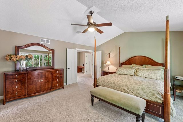 9260 Red Oak Drive, Victoria, MN 55386