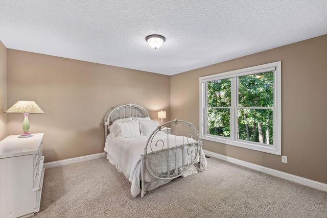 9260 Red Oak Drive, Victoria, MN 55386