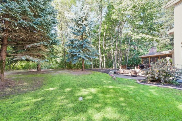 9260 Red Oak Drive, Victoria, MN 55386