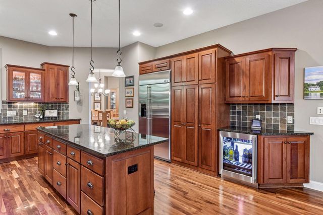 9260 Red Oak Drive, Victoria, MN 55386