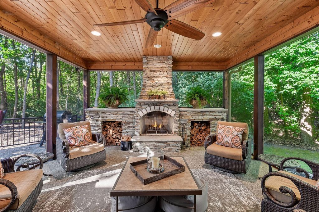 9260 Red Oak Drive, Victoria, MN 55386