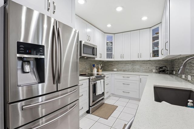 3000 Sherwood Boulevard, Delray Beach, FL 33445