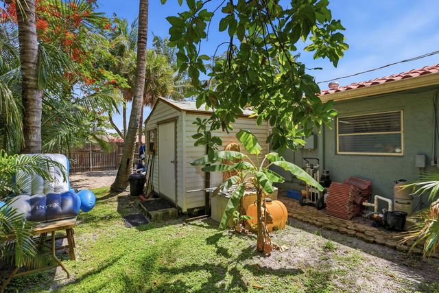 3000 Sherwood Boulevard, Delray Beach, FL 33445