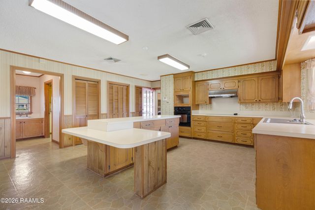 318 Crossbow Drive, New Iberia, LA 70563