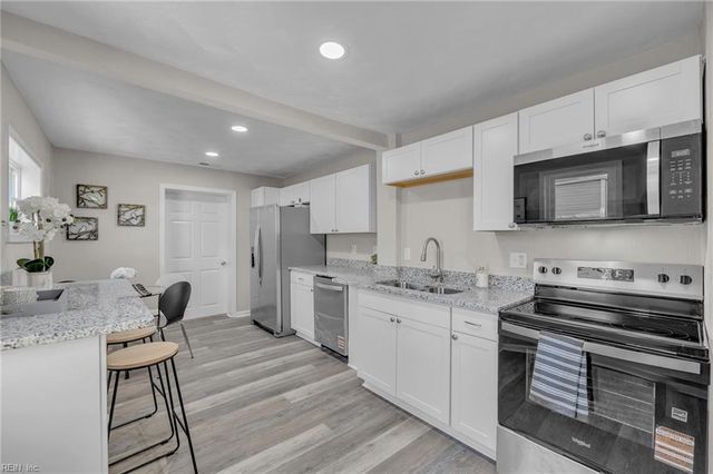 34 Pollux CIR W, Portsmouth, VA 23701