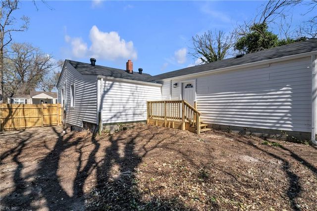 34 Pollux CIR W, Portsmouth, VA 23701