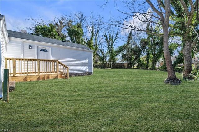 34 Pollux CIR W, Portsmouth, VA 23701