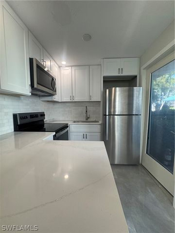 637 12th AVE S 637, Naples, FL 34102