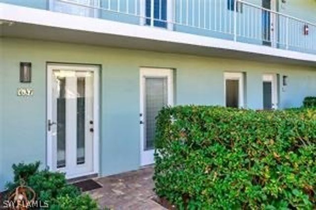 637 12th AVE S 637, Naples, FL 34102