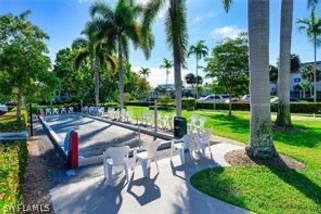 637 12th AVE S 637, Naples, FL 34102