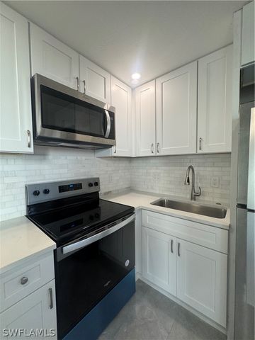 637 12th AVE S 637, Naples, FL 34102