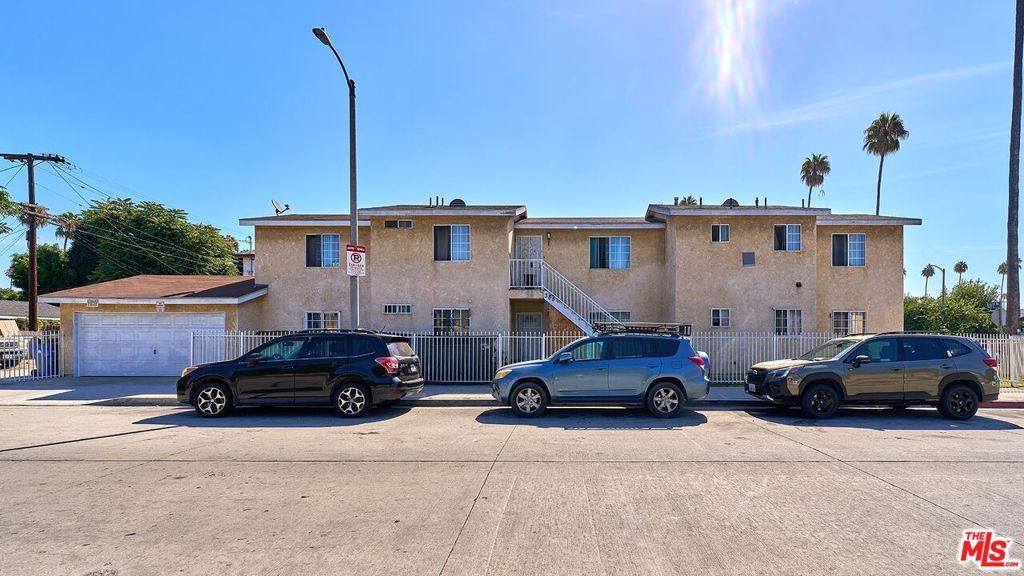Image 1 of property listing at 353 W 77th Street, Los Angeles, CA 90003