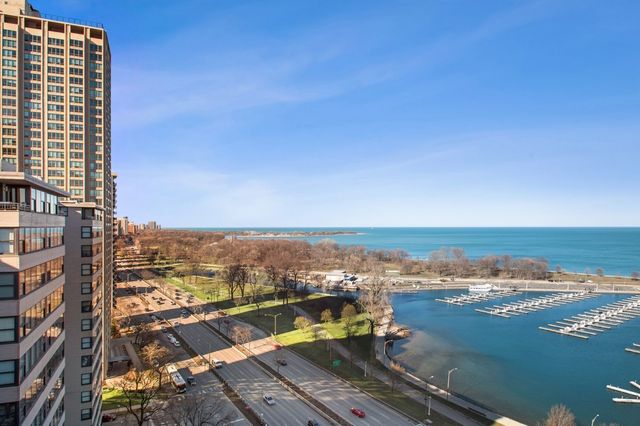 3410 N Lake Shore Drive 11G, Chicago, IL 60657
