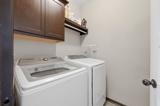 3301 N Emerson St, Derby, KS 67037