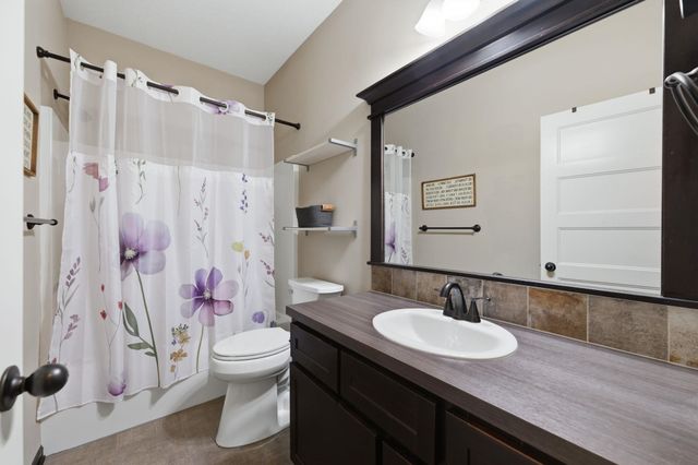 3301 N Emerson St, Derby, KS 67037