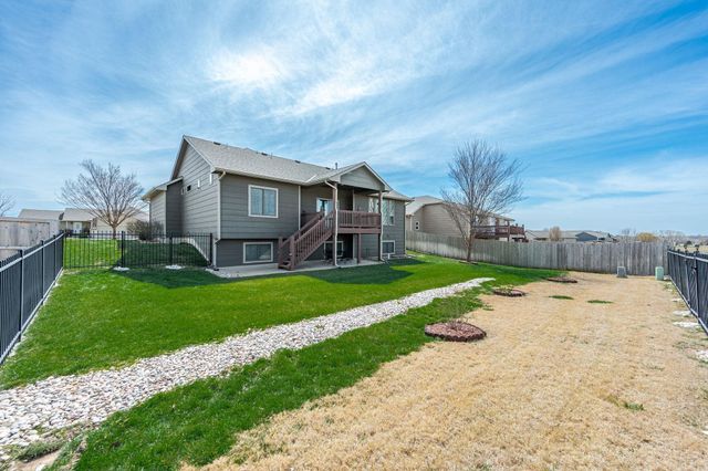 3301 N Emerson St, Derby, KS 67037