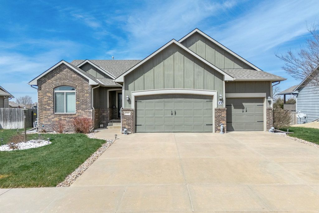 3301 N Emerson St, Derby, KS 67037