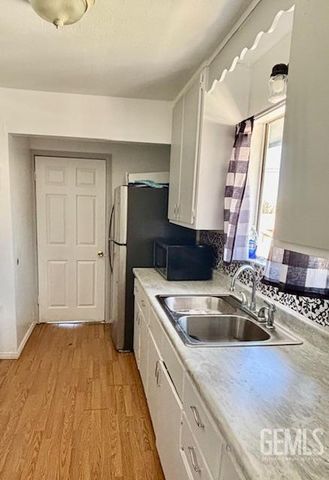 330 Philippine Street, Taft, CA 93268